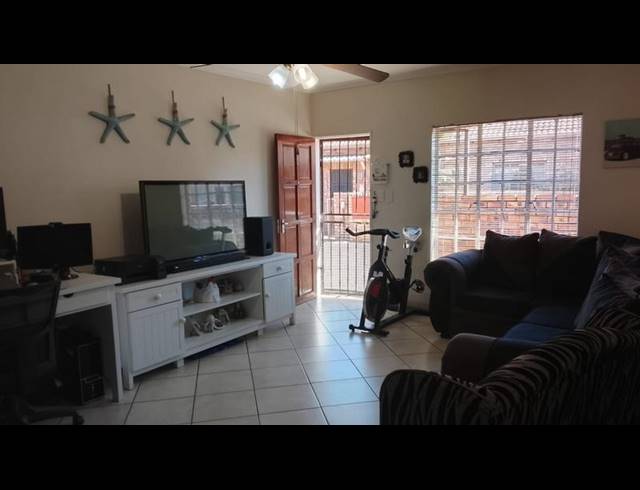2 BEDROOM APARTMENT FOR SALE IN ROBIN PARK